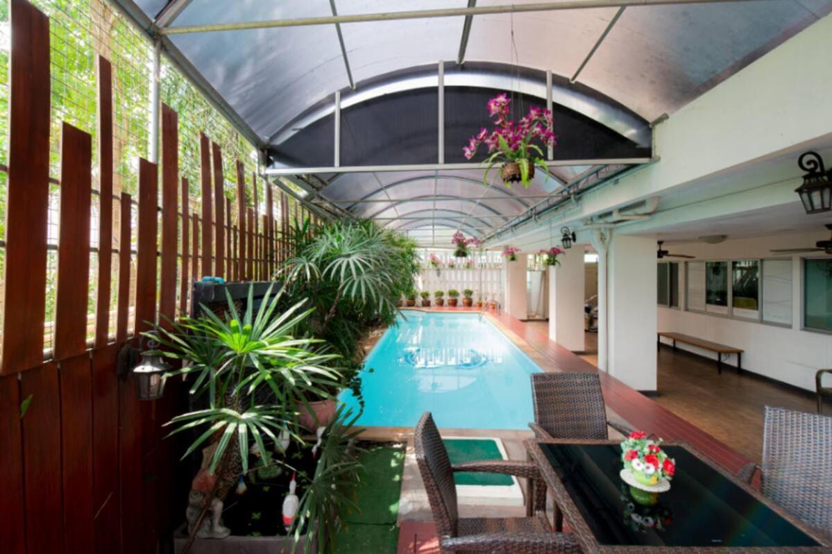Nara Suite Residence Bangkok Buitenkant foto