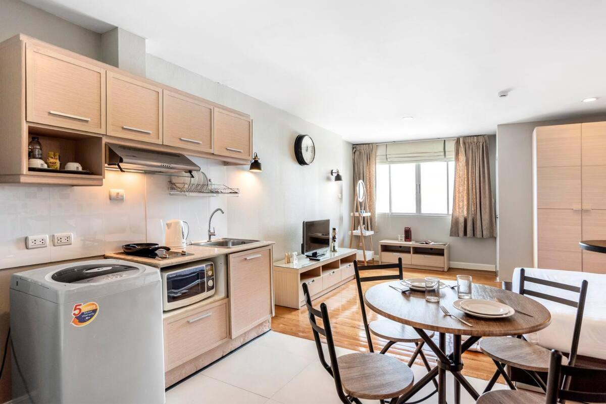 Nara Suite Residence Bangkok Buitenkant foto