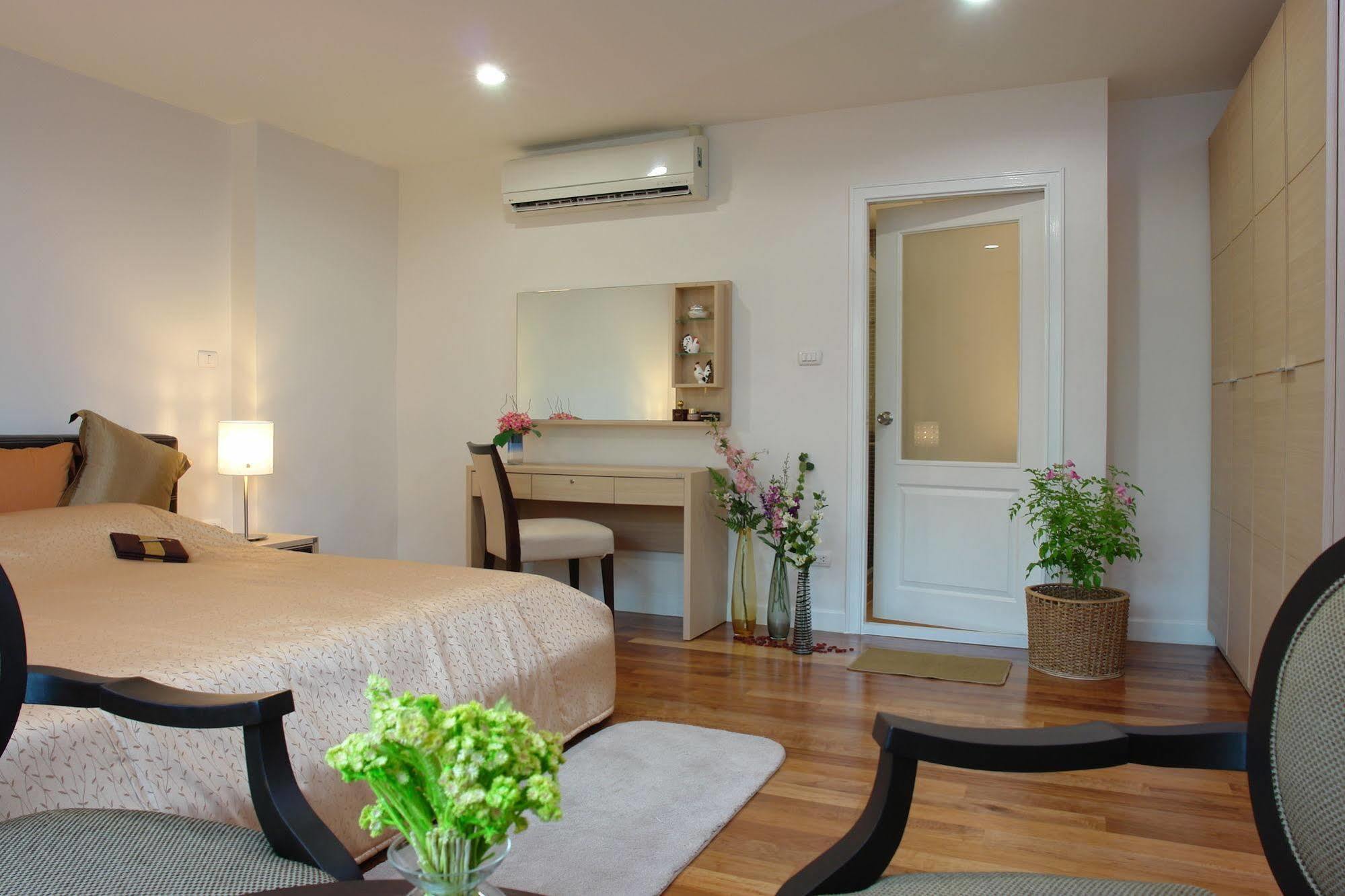 Nara Suite Residence Bangkok Buitenkant foto