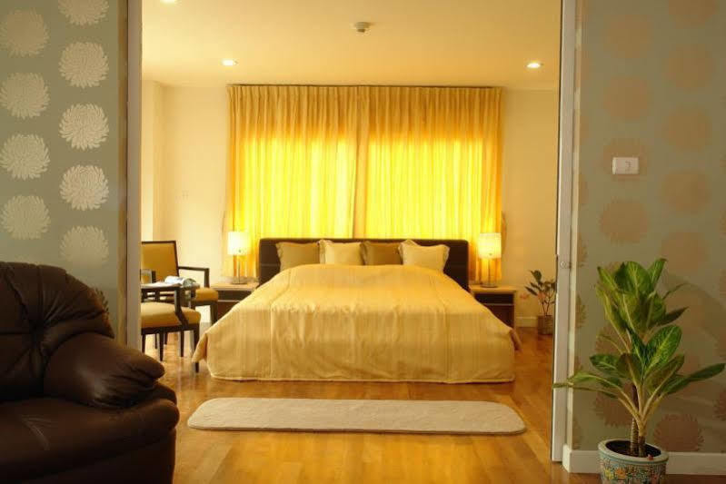 Nara Suite Residence Bangkok Buitenkant foto